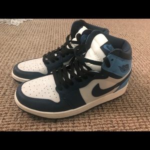 AIR JORDAN 1 retro high “UNC”